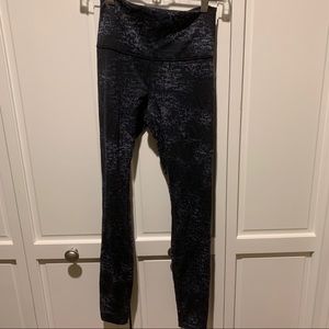Lululemon Wunder Under size 6